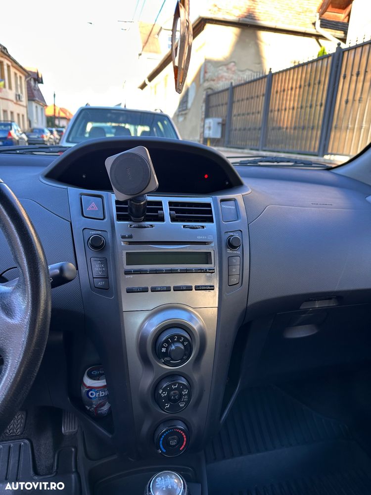Toyota Yaris - 6