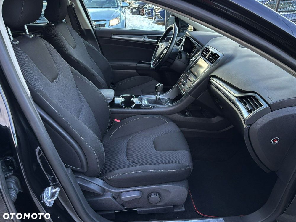 Ford Mondeo - 32