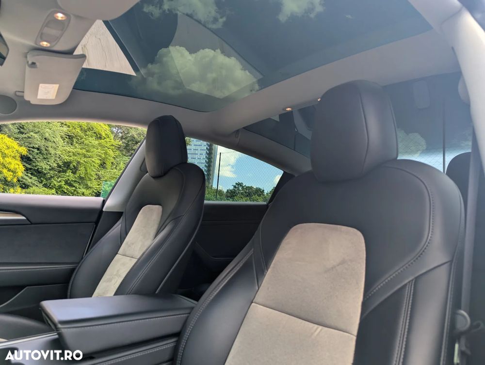 Tesla Model 3 - 11