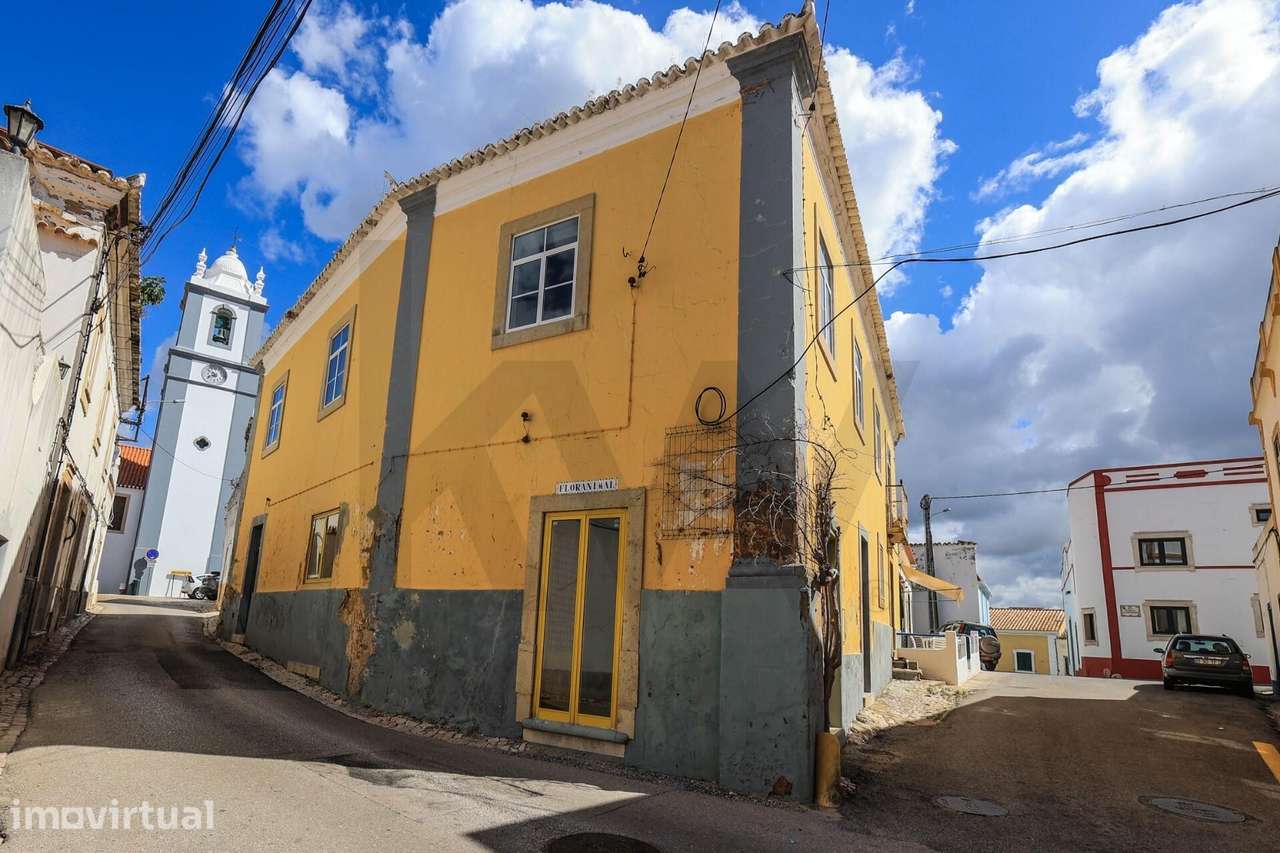 Moradia e espaços comerciais no centro de Alcantarilha - Grande imagem: 4/35