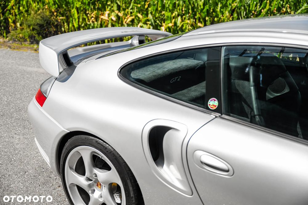 Porsche 911 GT2 - 13