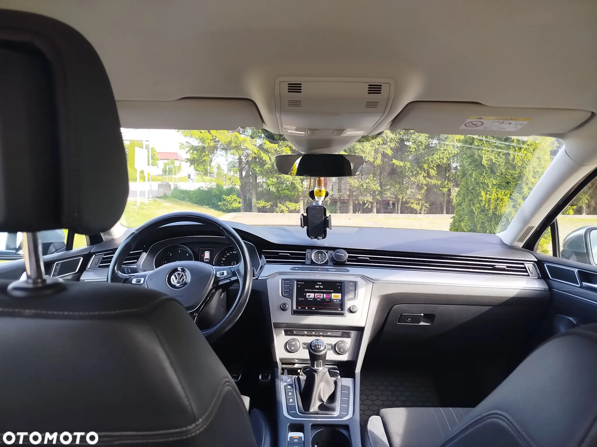 Volkswagen Passat - 10