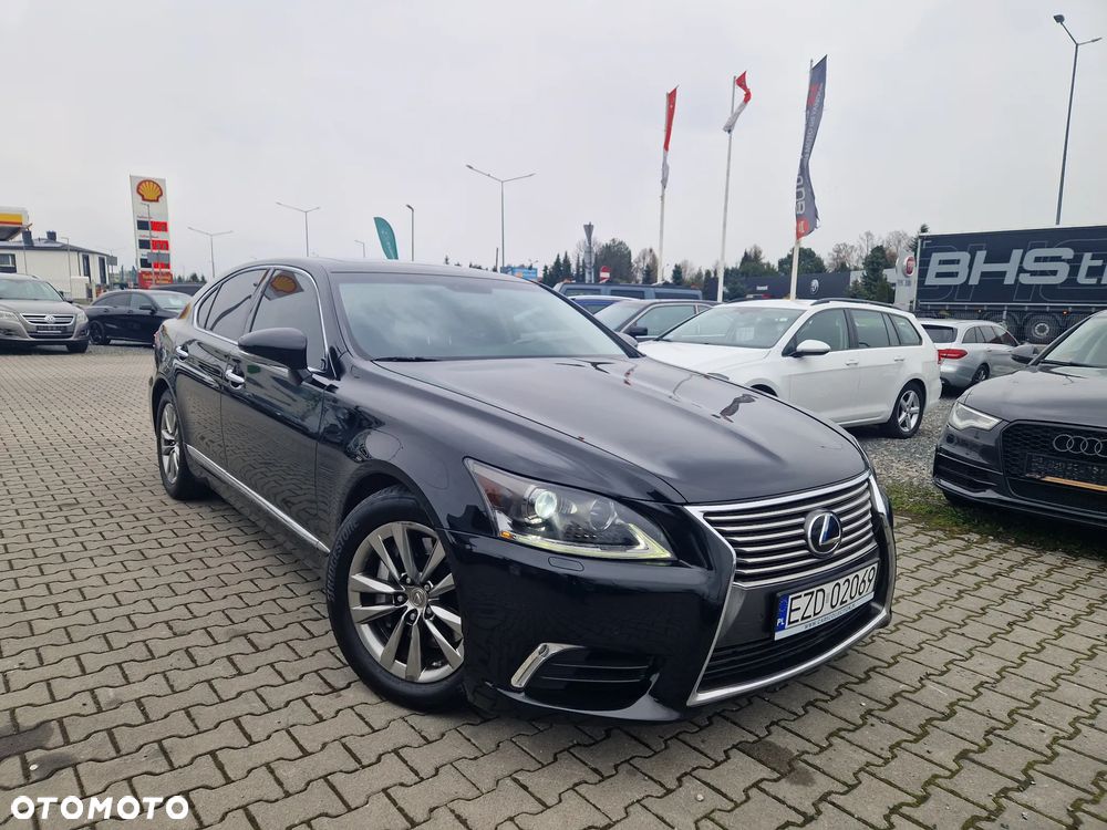 Lexus LS - 4