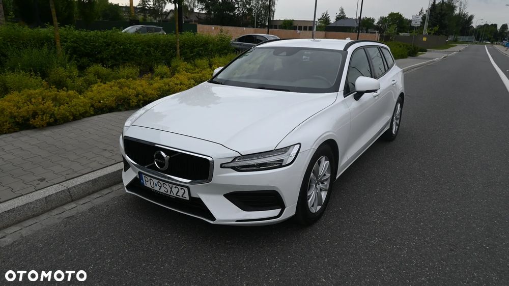 Volvo V60 B3 B Momentum Pro - 1