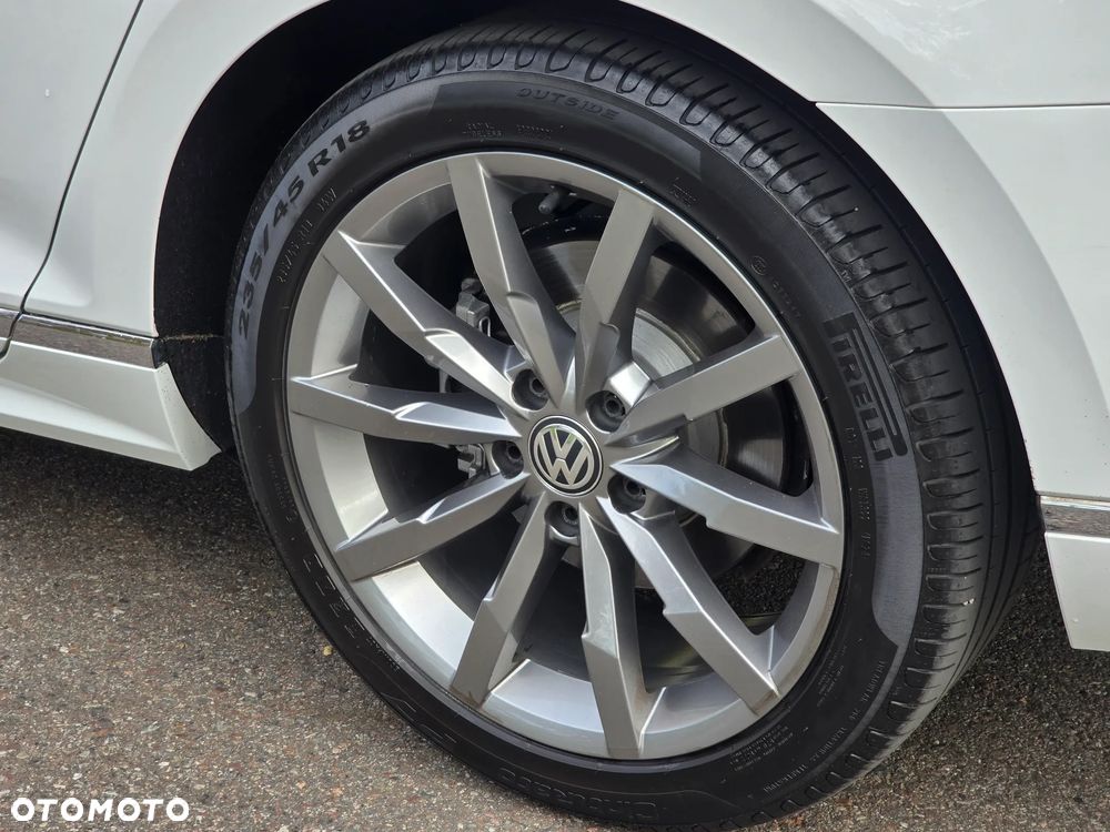 Volkswagen Passat 2.0 TDI Elegance DSG - 17