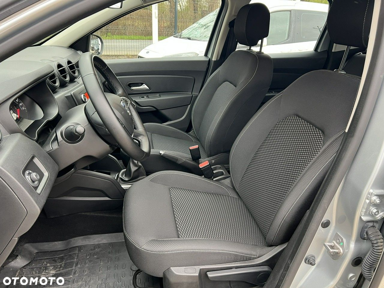 Dacia Duster 1.6 SCe Ambiance 4x4 S&S - 3