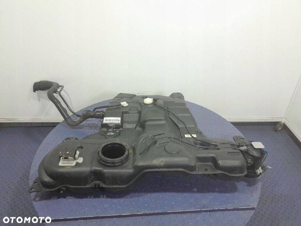 RENAULT MEGANE IV HB 1.5 DCI BAK ZBIORNIK PALIWA 172021745R - 3