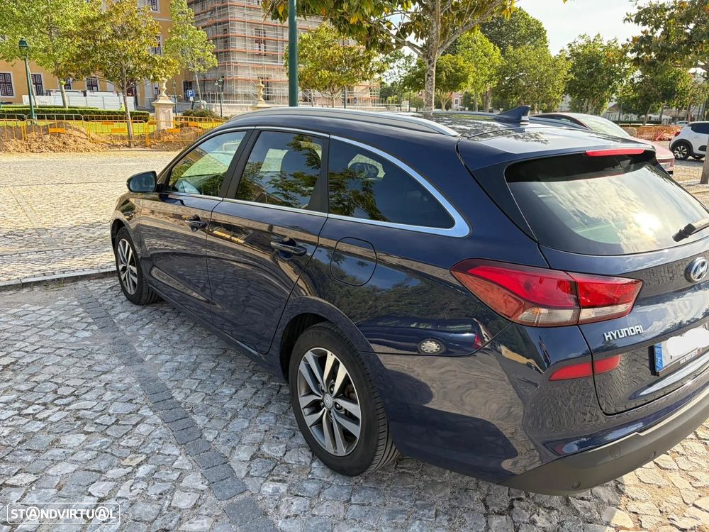 Hyundai i30 SW 1.6 CRDi Style+Navi - 3
