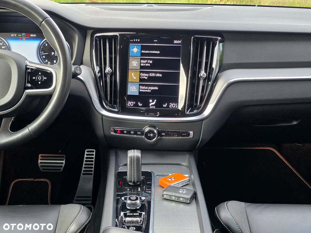Volvo V60 D4 R-Design - 28