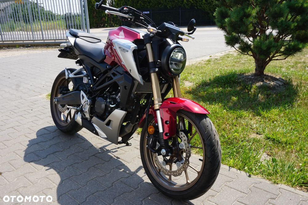 Honda CB - 1