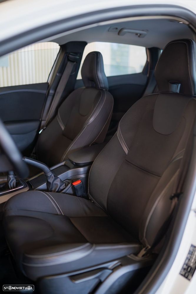 Volvo V40 2.0 D2 Momentum - 18