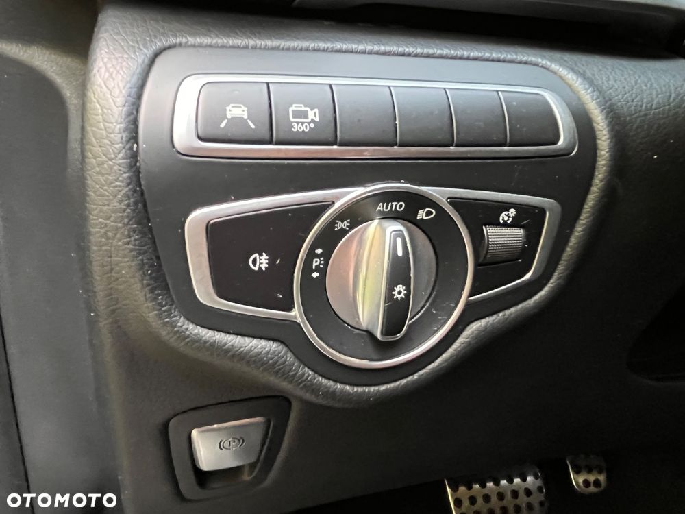 Mercedes-Benz Klasa V 300 d lang 9G-TRONIC Avantgarde - 17