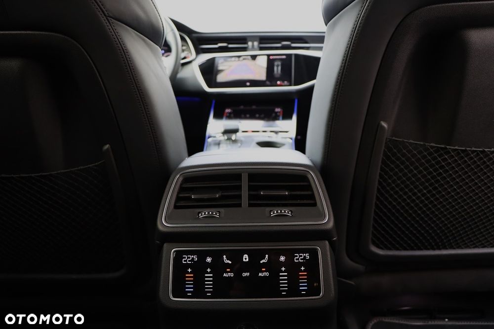 Audi A6 Avant 55 TFSI e quattro S tronic S line - 33