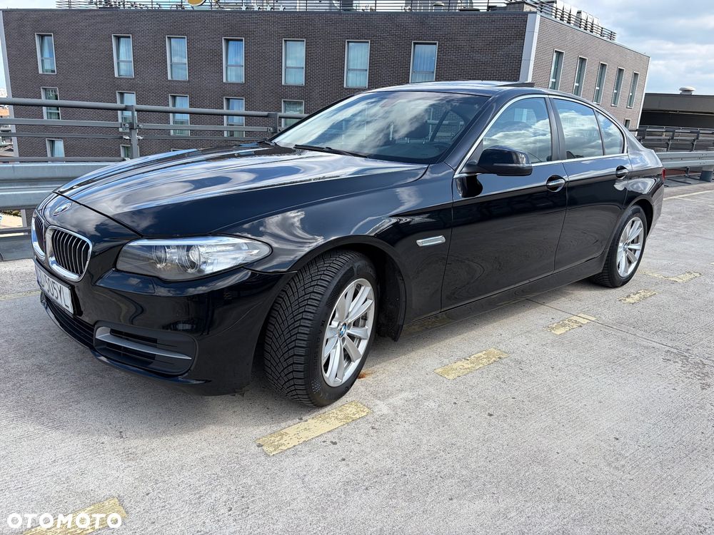 BMW Seria 5 528i Luxury Line - 1