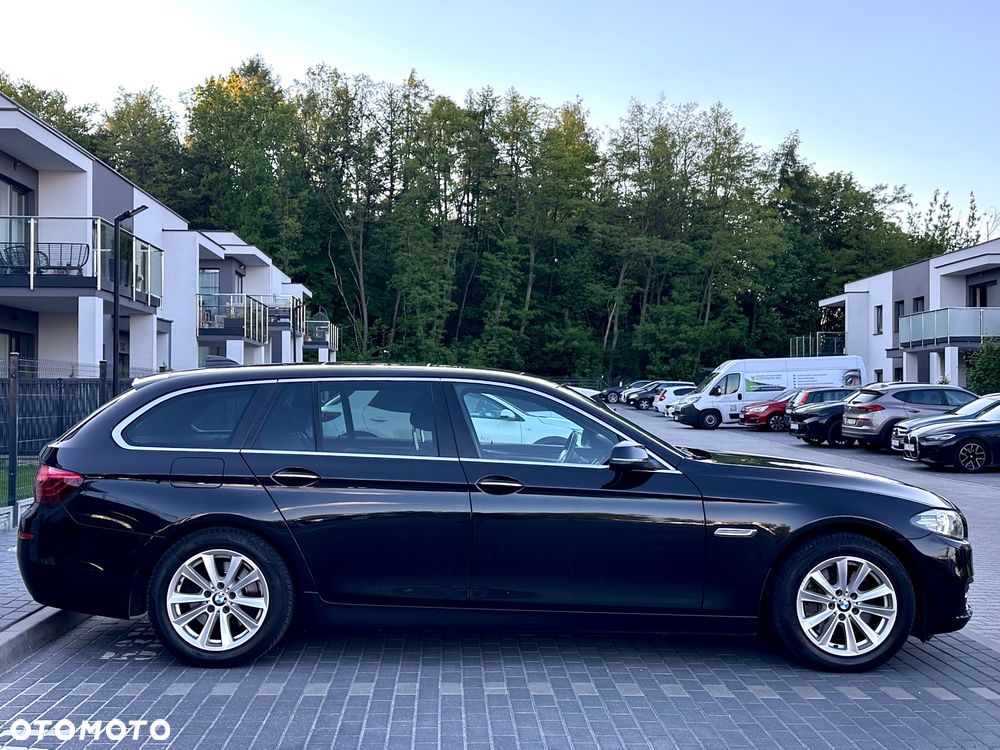 BMW Seria 5 525d xDrive Sport-Aut - 4