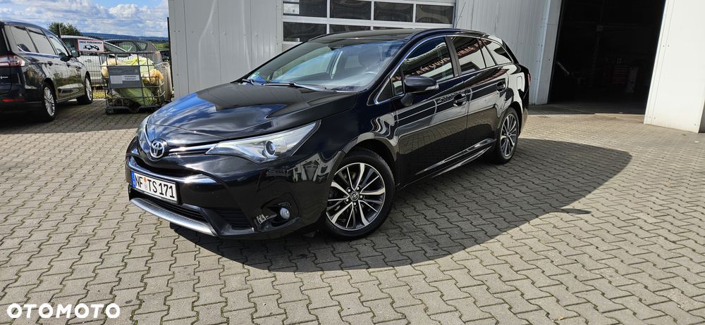 Toyota Avensis 2.0 D-4D Selection - 1
