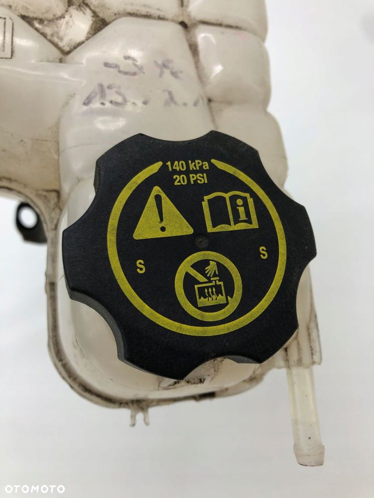 OPEL CORSA E ZBIORNIK WYRÓWNAWCZY 13367950 - 2