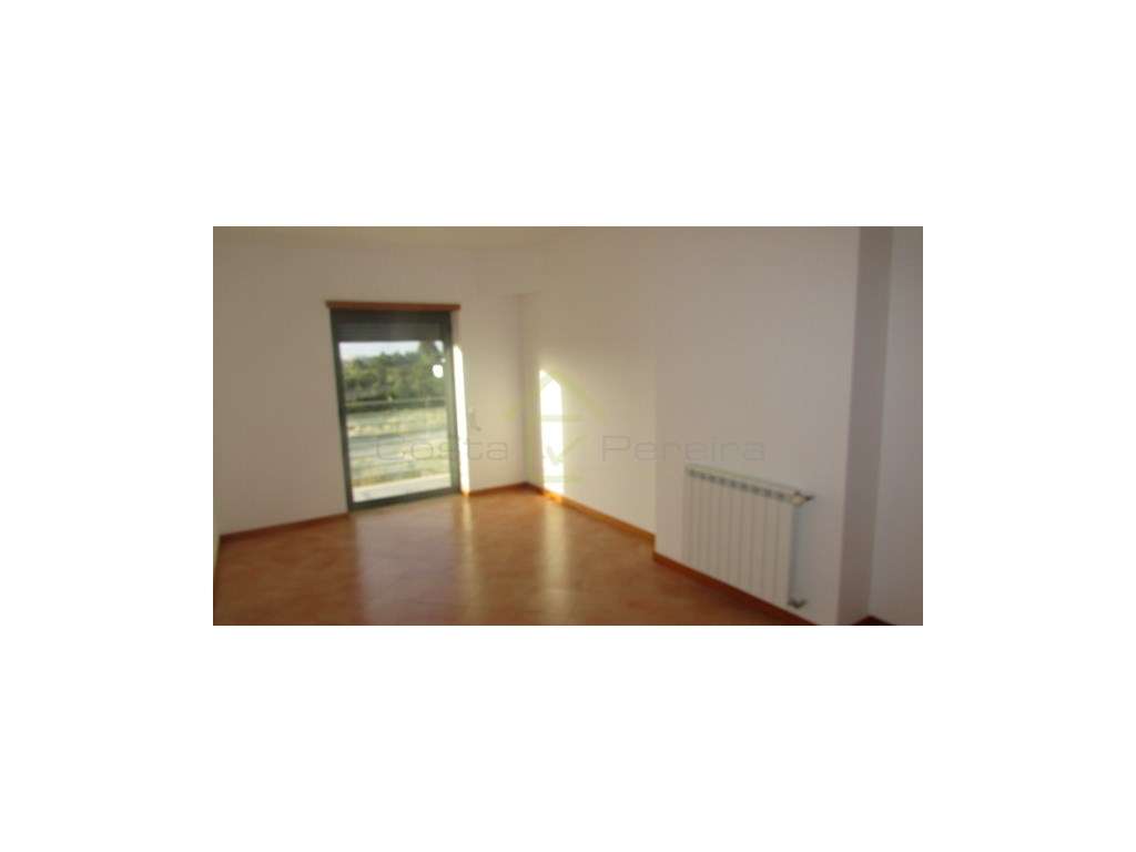 Apartamento T1 com 1 parqueamento e arrecadação. - Grande imagem: 3/25