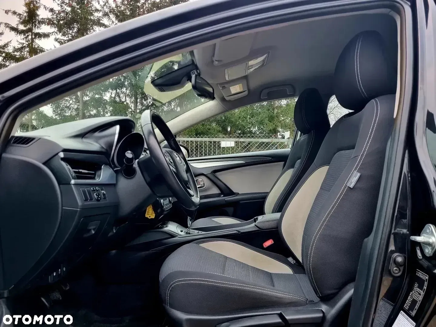 Toyota Avensis 1.8 Premium MS - 9