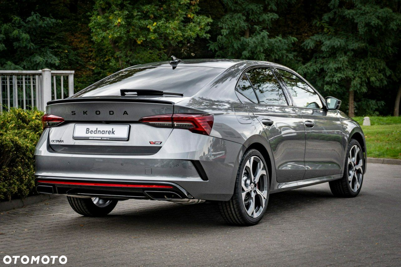Skoda Octavia 2.0 TSI RS DSG - 8