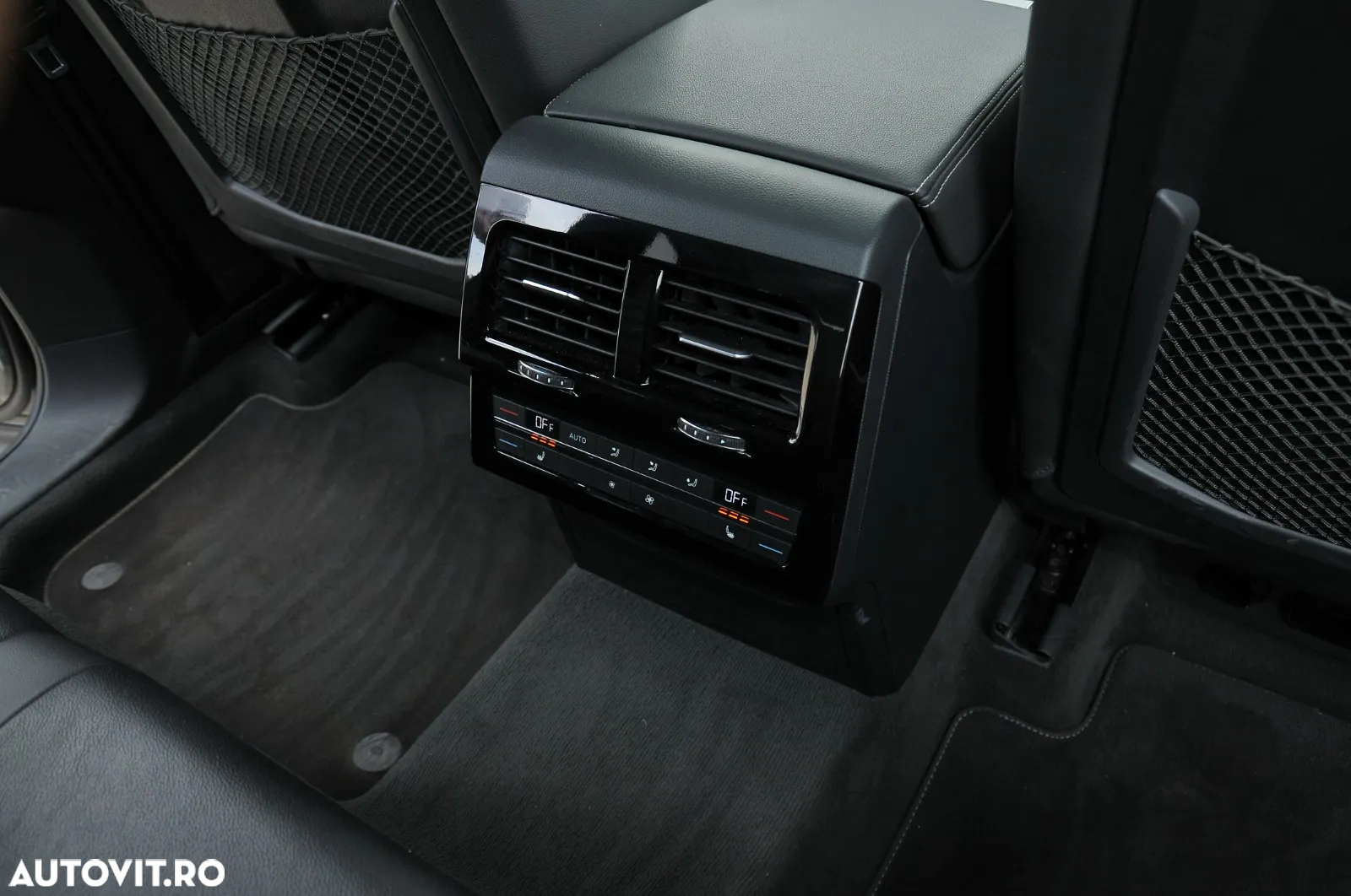 Volkswagen Touareg V6 TDI 4MOTION R-Line - 23