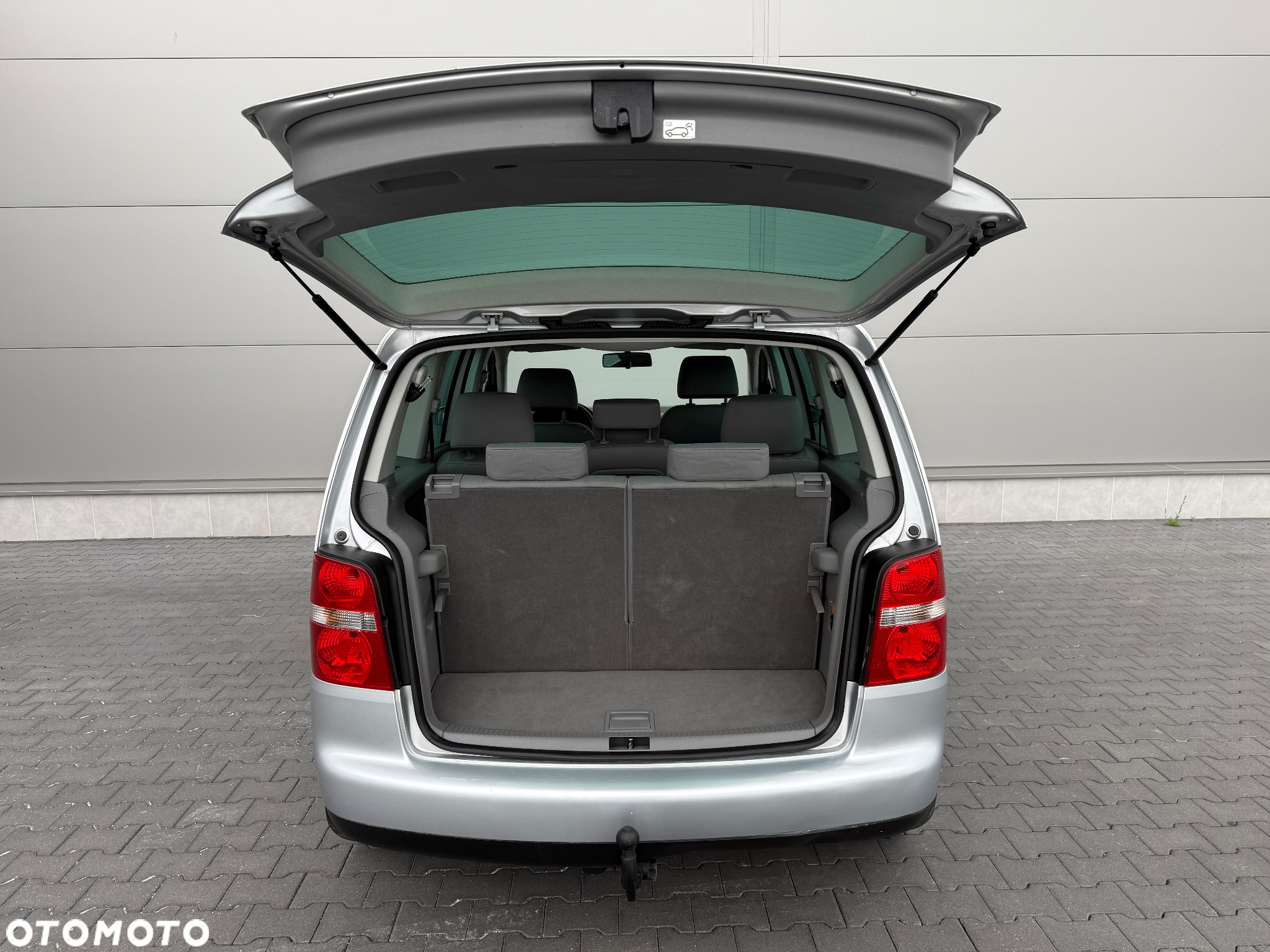 Volkswagen Touran - 17