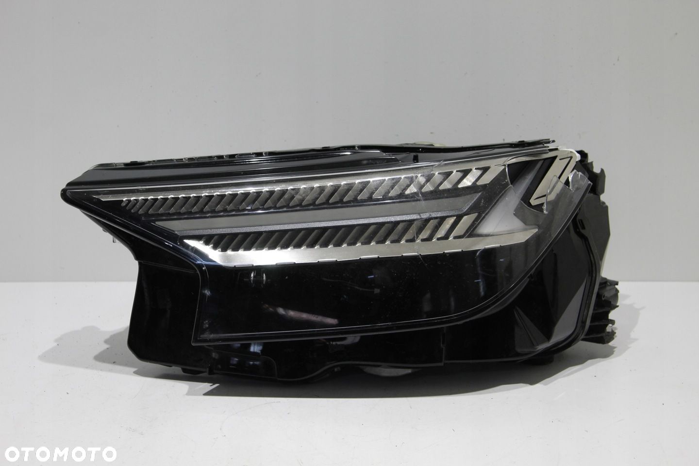 Audi Q4 89A E-tron Matrix Full Led Lewy Lampa Przód Lewa Uszkodzona - 1