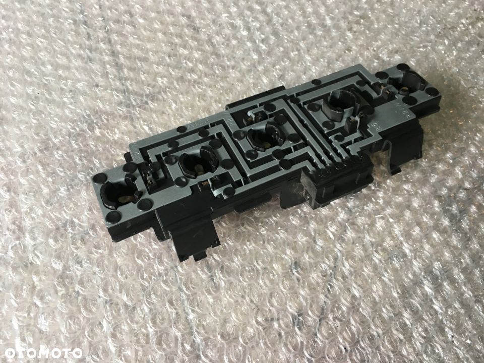 WKŁAD LAMPY PRAWY LEWY TYŁ SKODA OCTAV I 1U6945257 - 1