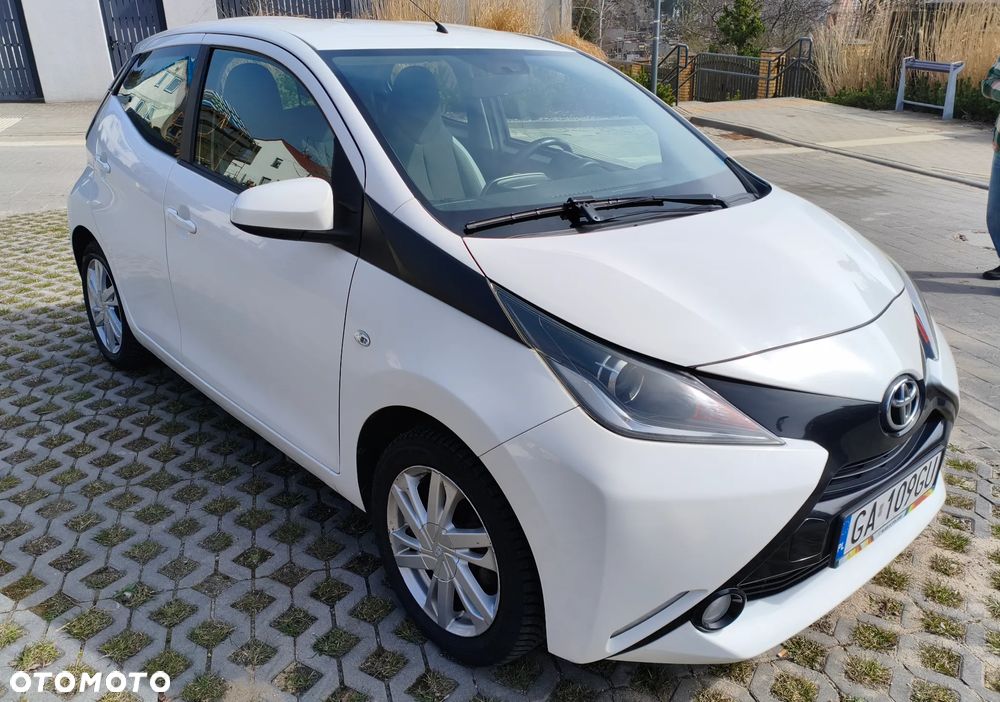 Toyota Aygo x-play - 3