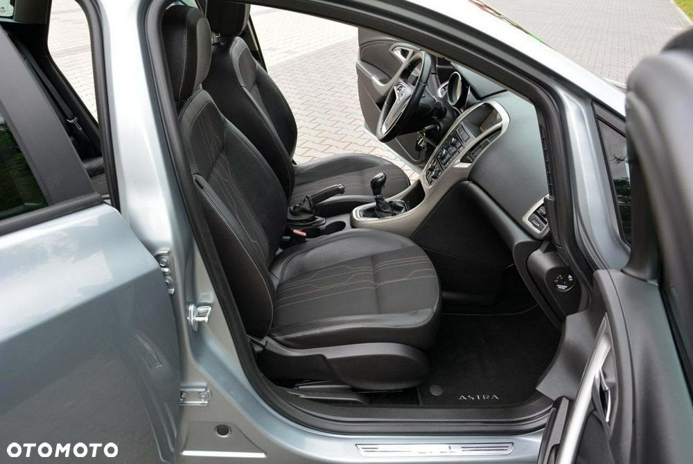 Opel Astra - 16
