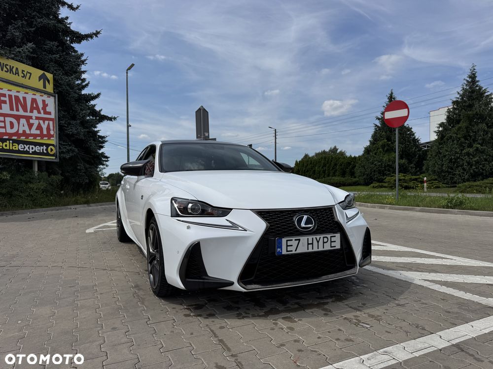 Lexus IS 200t / 300 F Sport - 2