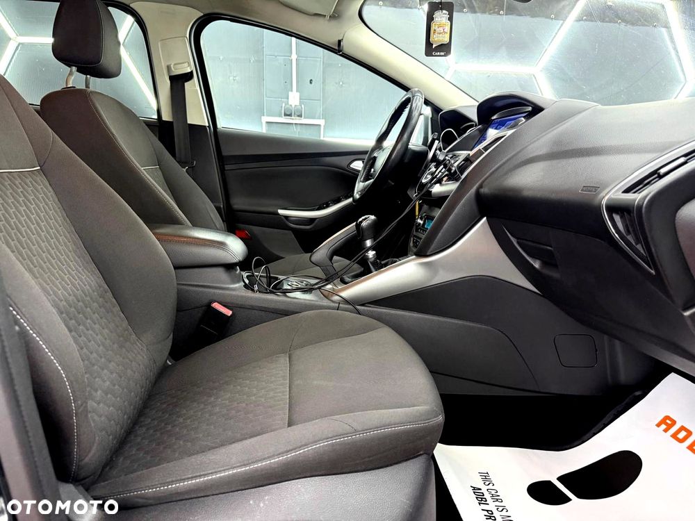 Ford Focus 1.6 TDCi DPF SYNC Edition - 27