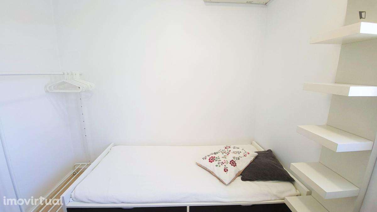 Quarto - localizado em Rio Tinto Porto - Grande imagem: 4/53