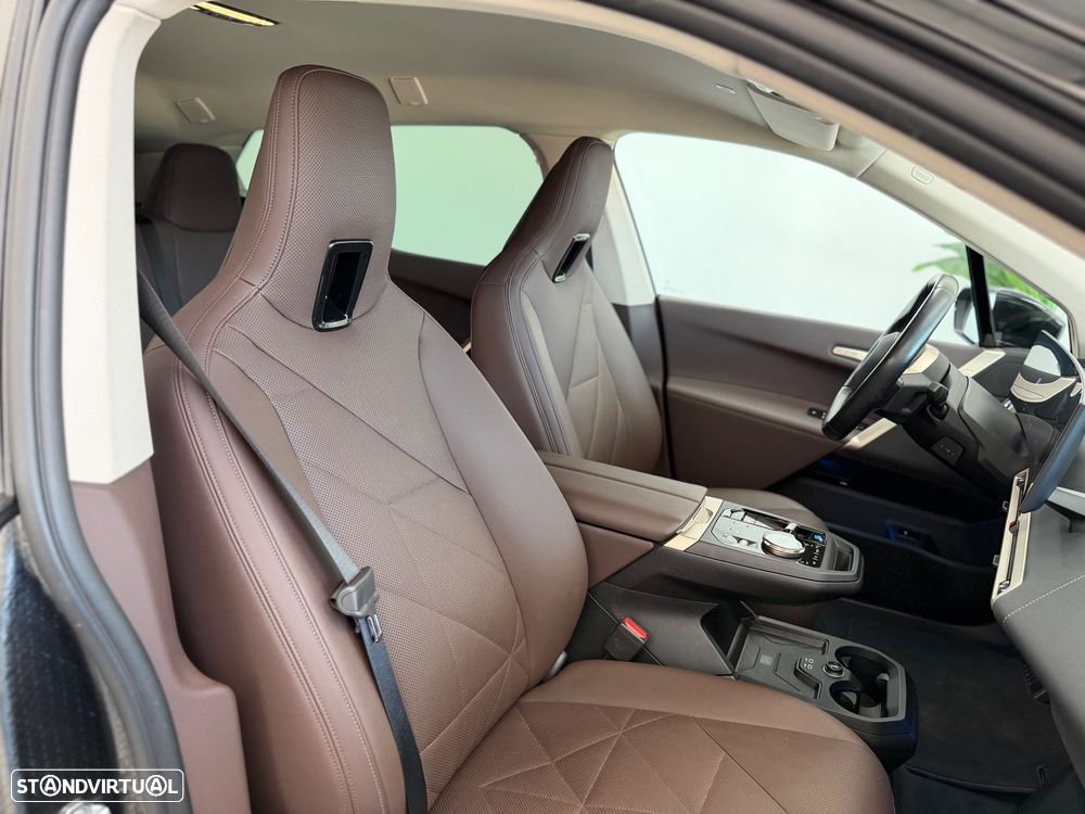 BMW iX xDrive 50 Pack Desportivo - 9