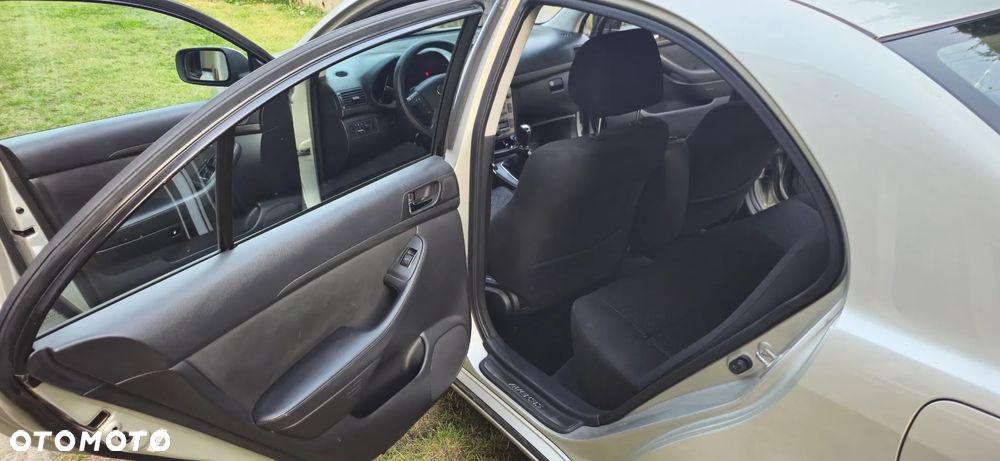 Toyota Avensis 1.8 VVT-i - 18
