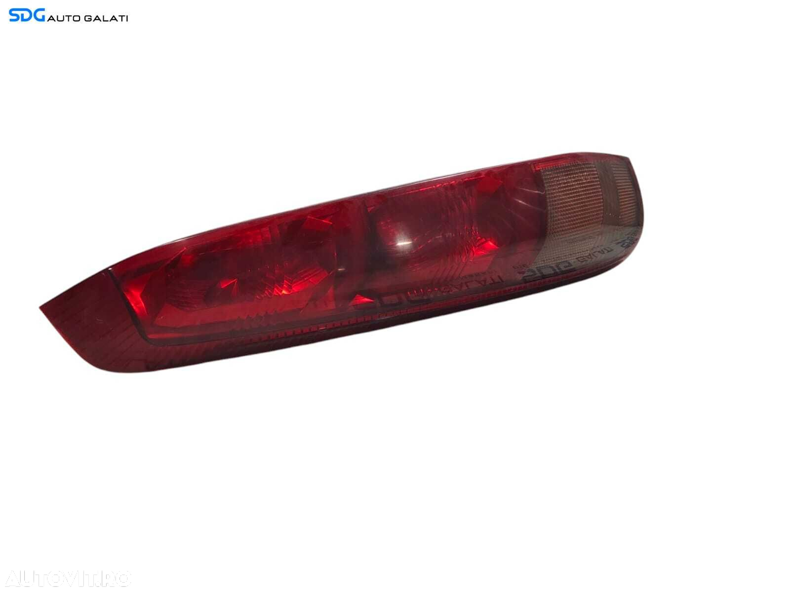 Stop Lampa Tripla Stanga Nissan X Trail T30 2000 - 2007 [LR0726] - 2
