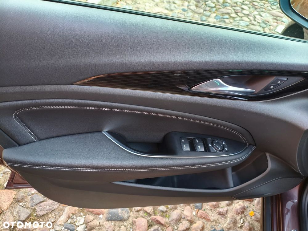 Opel Insignia - 24