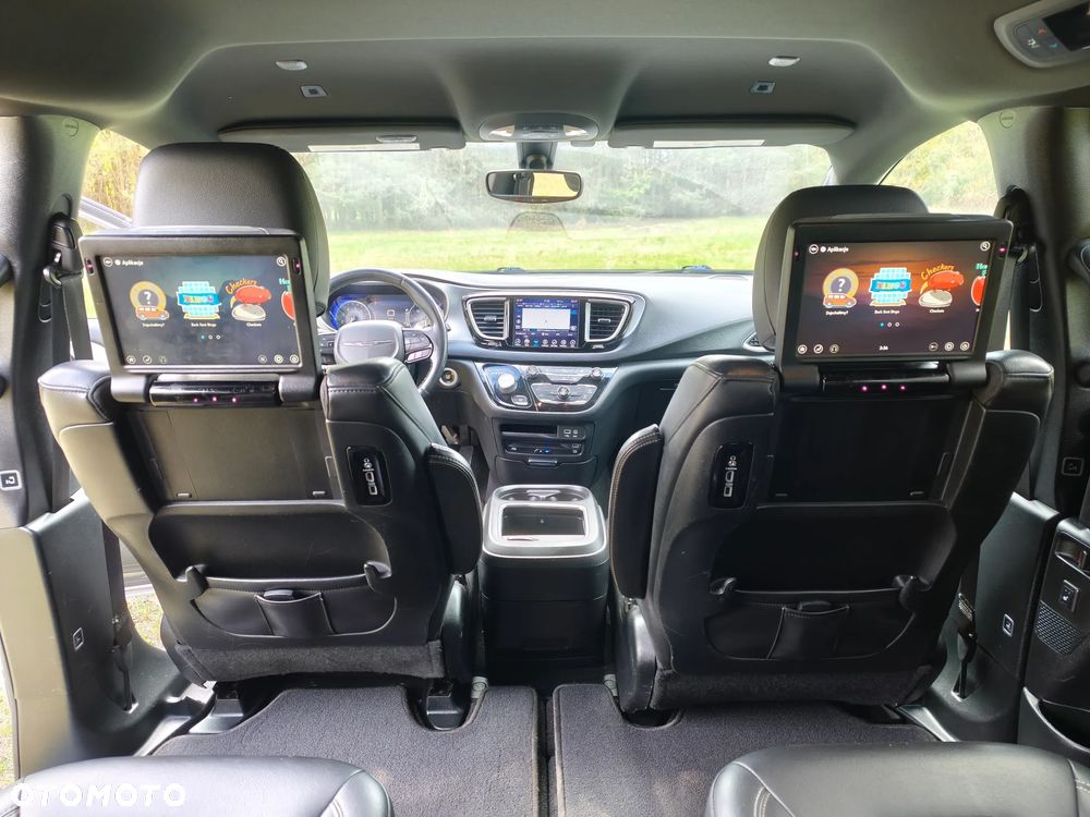 Chrysler Pacifica - 33