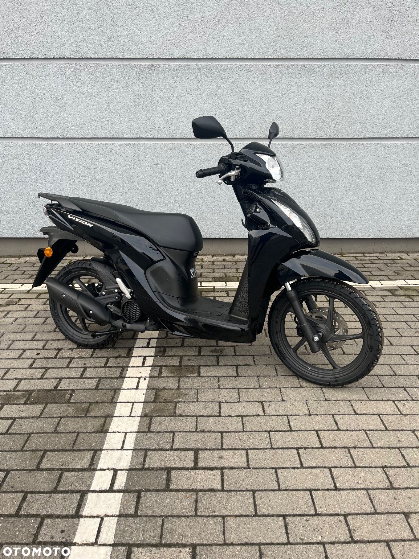 Honda Vision - 1