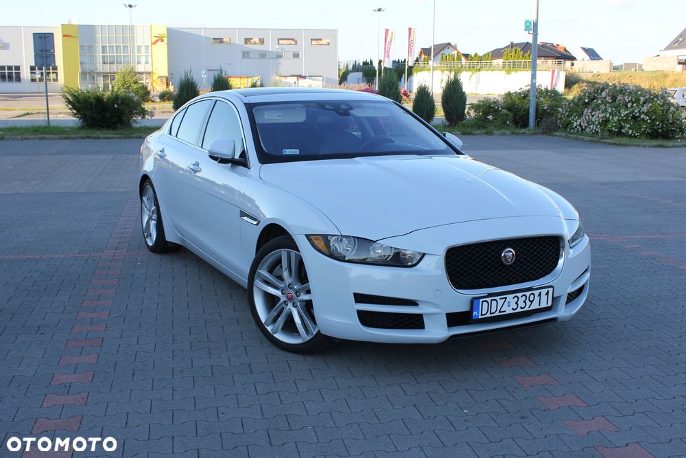 Jaguar XE S - 22
