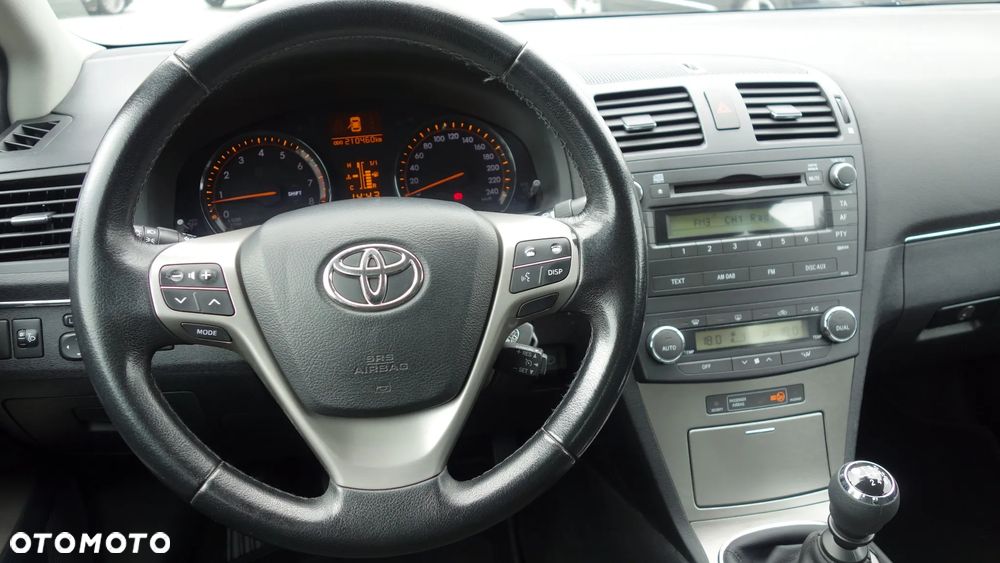 Toyota Avensis 1.8 Sol - 21