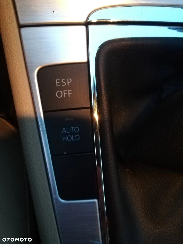 Volkswagen Passat 2.0 TDI Highline - 25