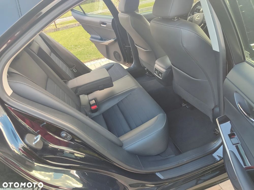 Lexus IS 200t Elite - 19