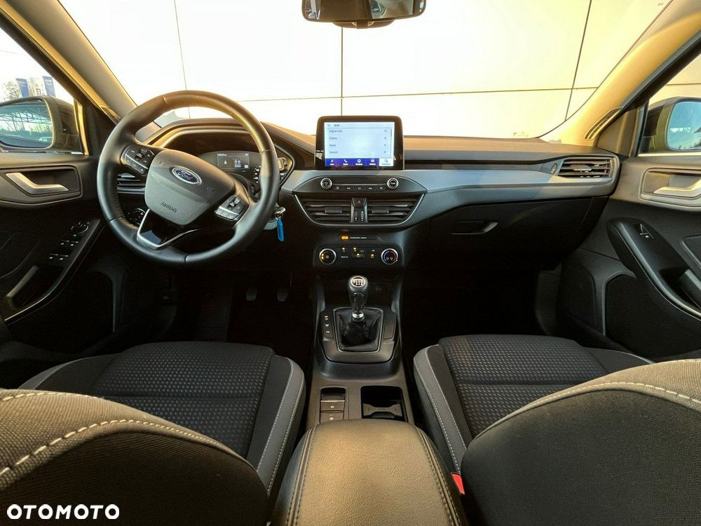 Ford Focus SW - 17