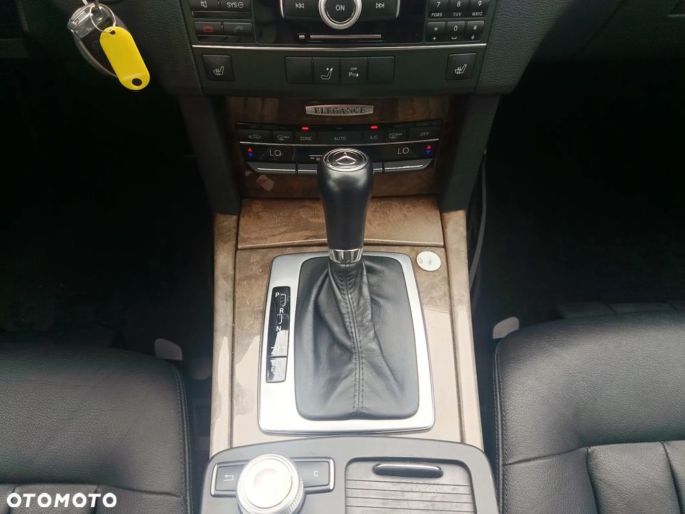 Mercedes-Benz Klasa E - 32