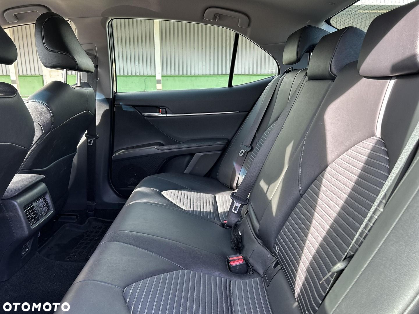 Toyota Camry - 10