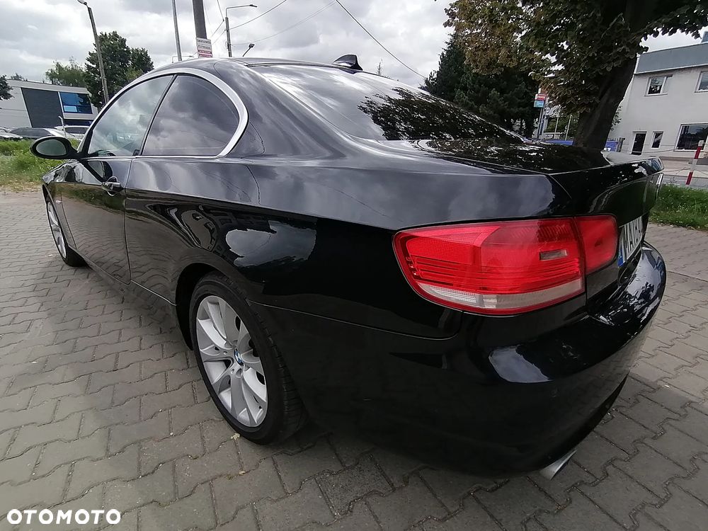 BMW Seria 3 320d Coupe - 12