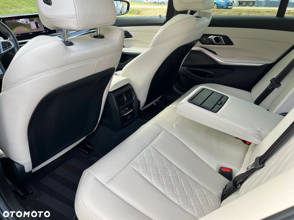 BMW Seria 3 M340i xDrive mHEV sport - 17