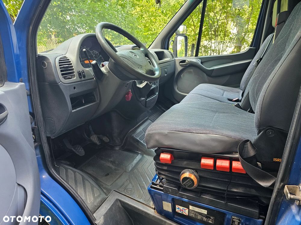 Mercedes-Benz Sprinter - 12