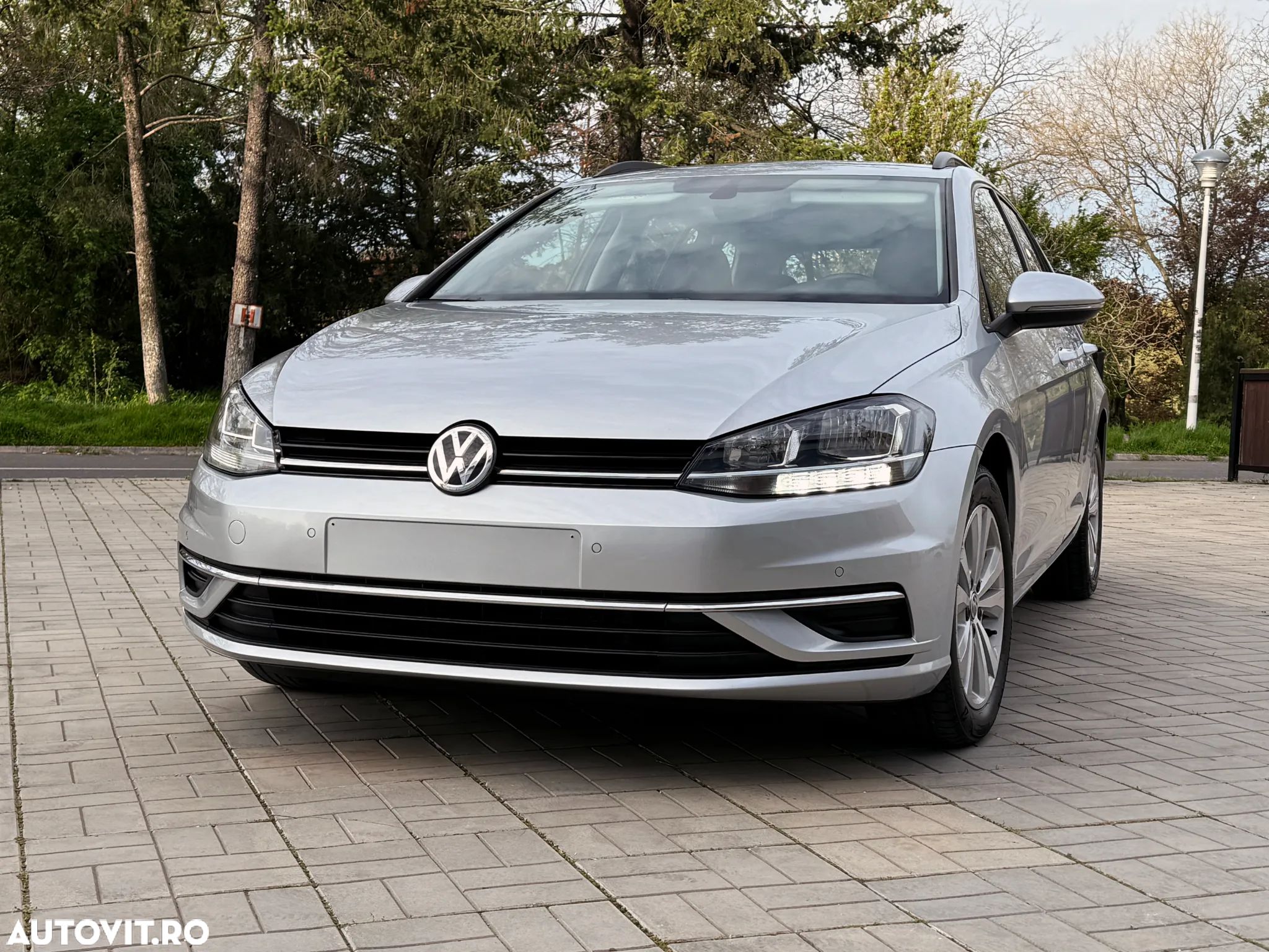 Volkswagen Golf Variant 1.6 TDI SCR Comfortline - 1